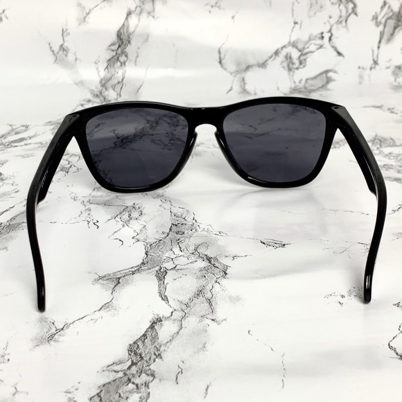 Oakley Black Frogskins with Black Lens - Picture 6 of 8